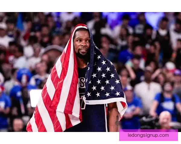 火箭更衣室泼水庆祝杜兰特超越乔丹 赤膊领取比赛用球回忆经典时刻