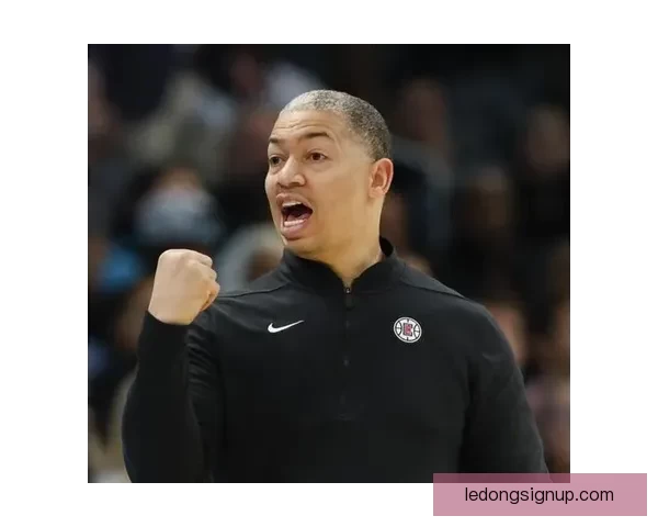 泰伦-卢率快船大逆转24分赢球迎生涯常规赛400胜成现役主帅第八人